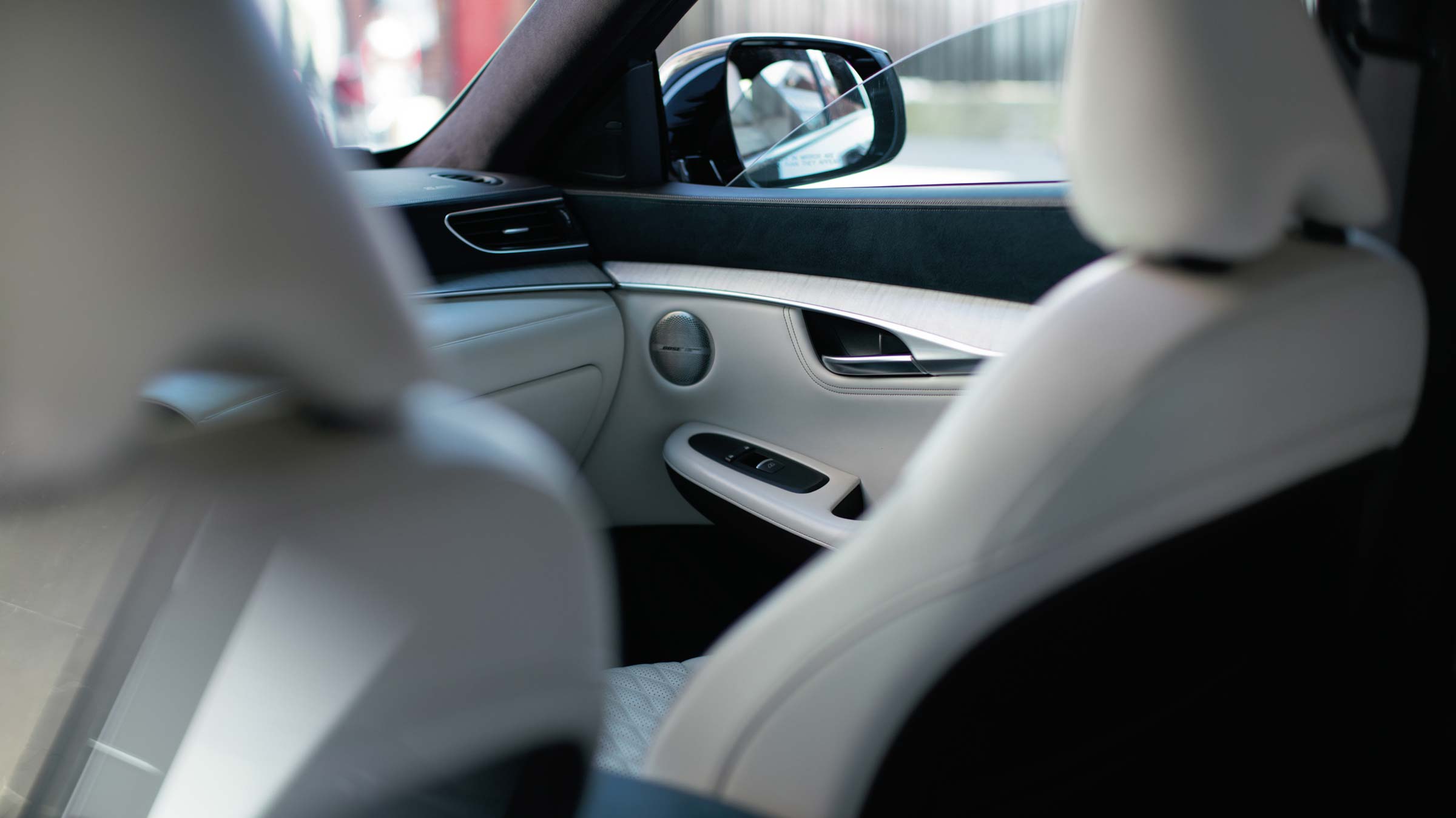 2022 INFINITI QX50 SUV front seats.