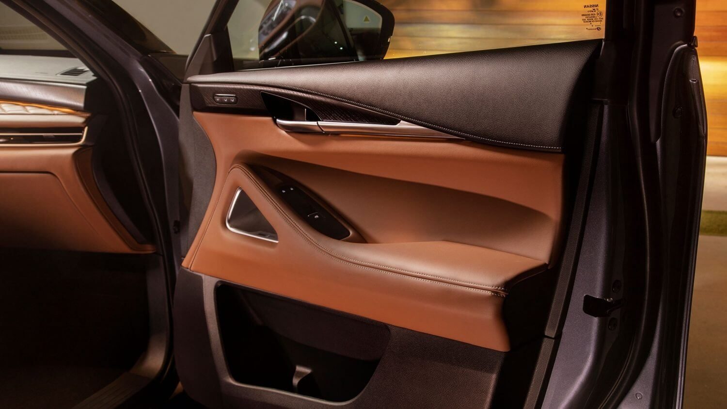 2022 INFINITI QX60 Crossover interior open door