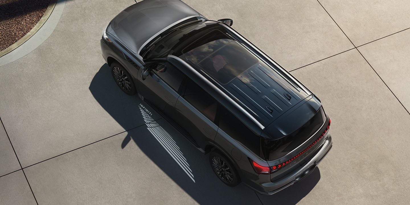 Overhead shot of INFINITI QX80