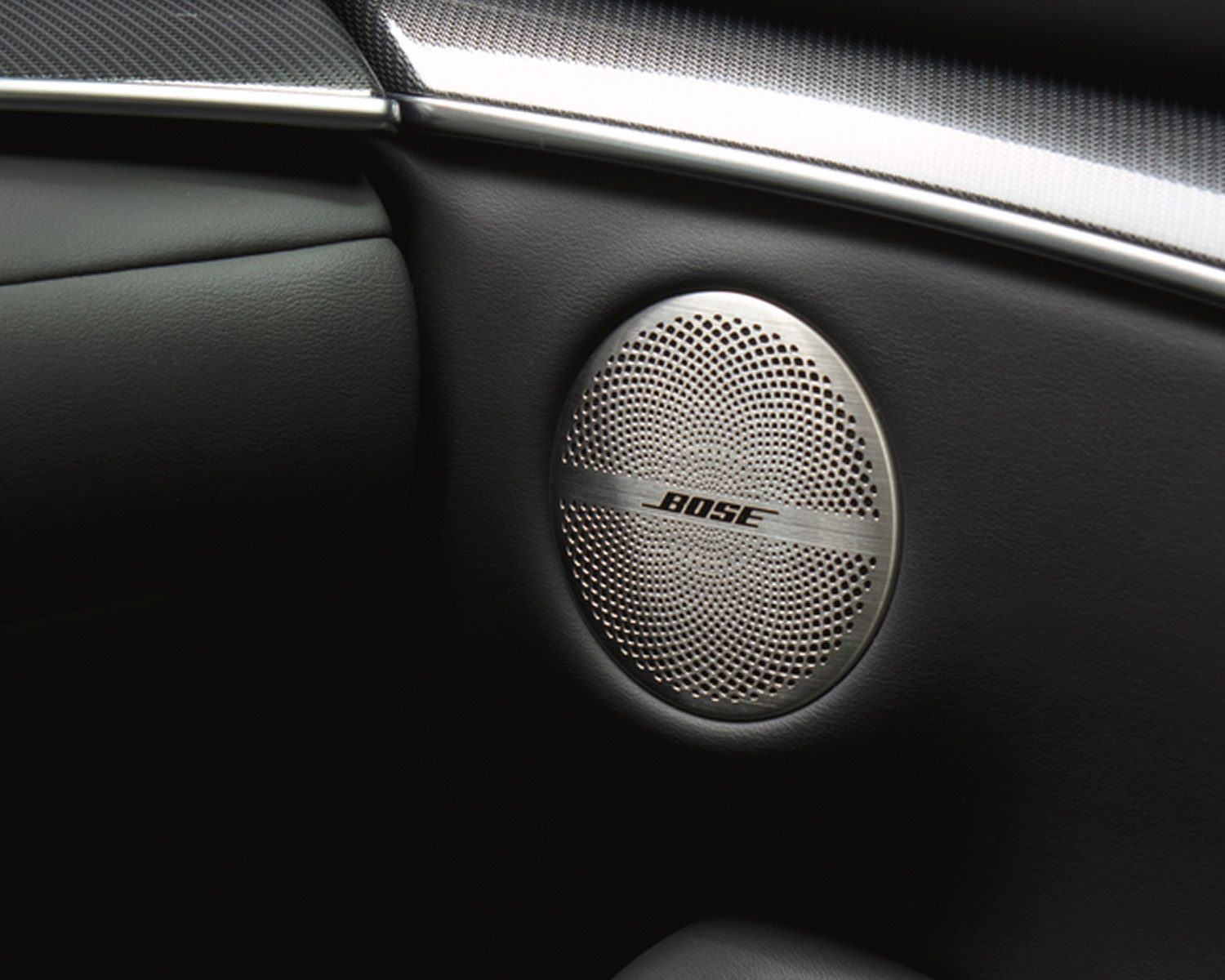 Interior view of INFINITI QX50 Bose speaker