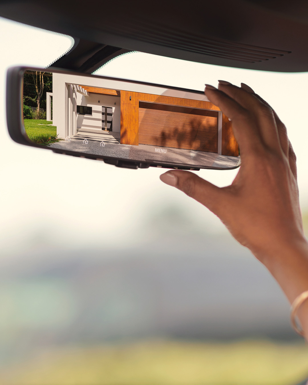 INFINITI Smart Rearview Mirror with auto-dimming feature to reduce glare