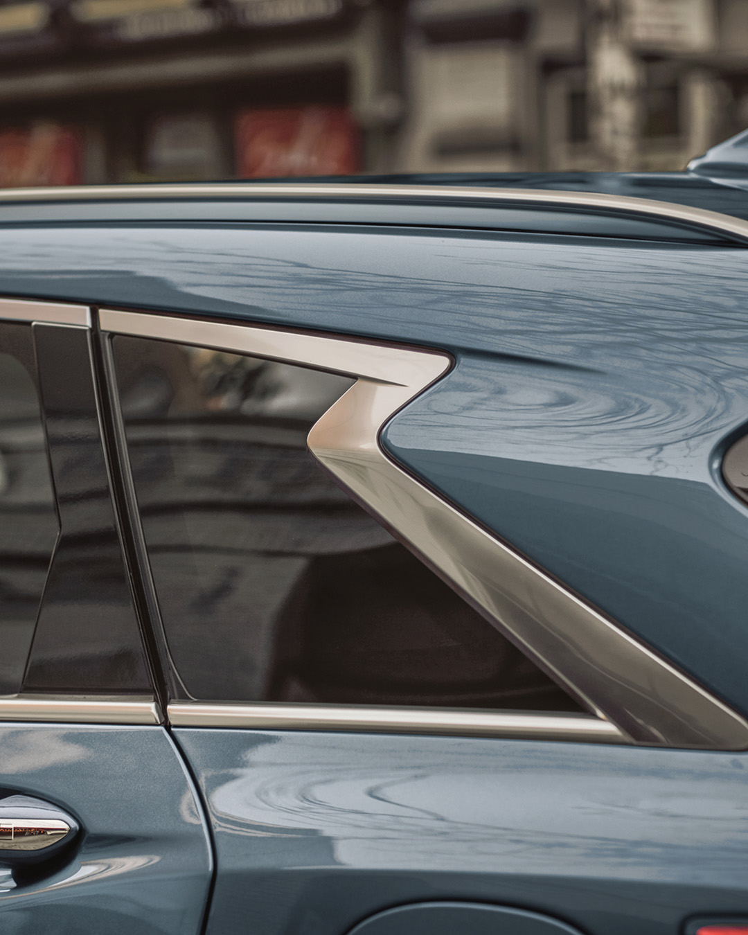 2025 INFINITI QX50 crescent-shaped rear roof pillar showcasing Japanese-inspired design