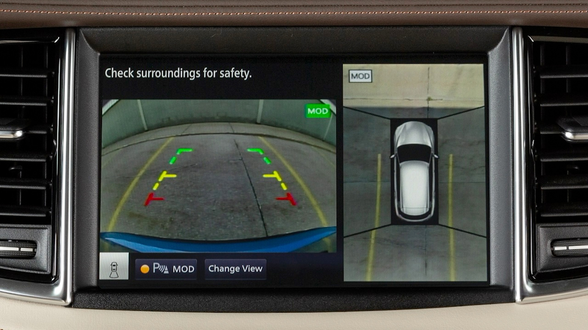 Closeup of QX55 Around View Monitor screen