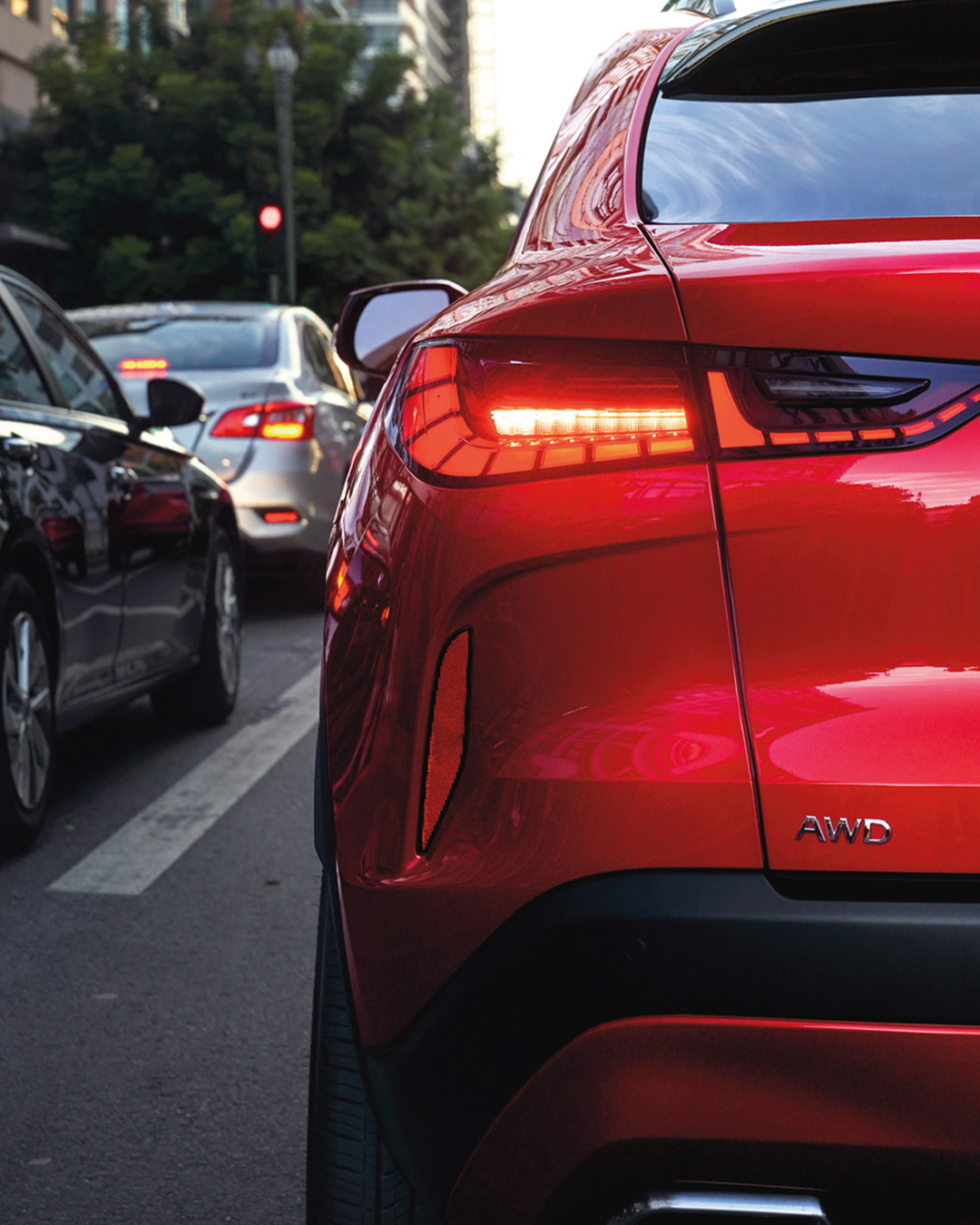 Blind Spot Warning activates while QX55 is in traffic