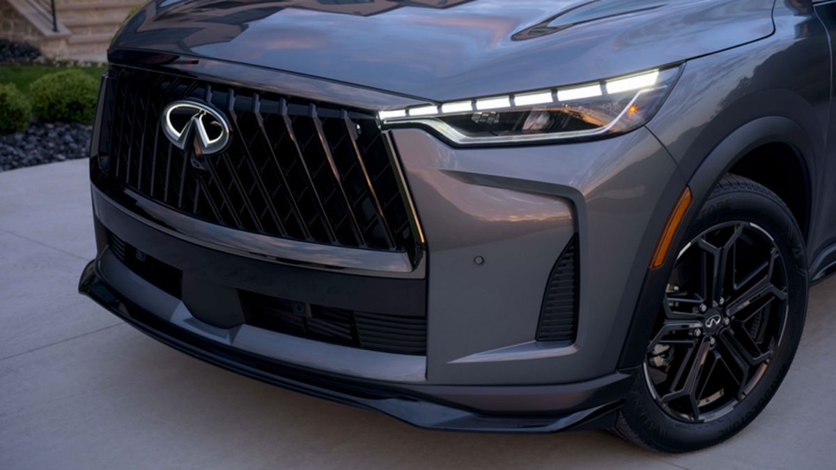 Second-row captain’s chair in new INFINITI QX60 with Dusk Blue leather and premium stitching