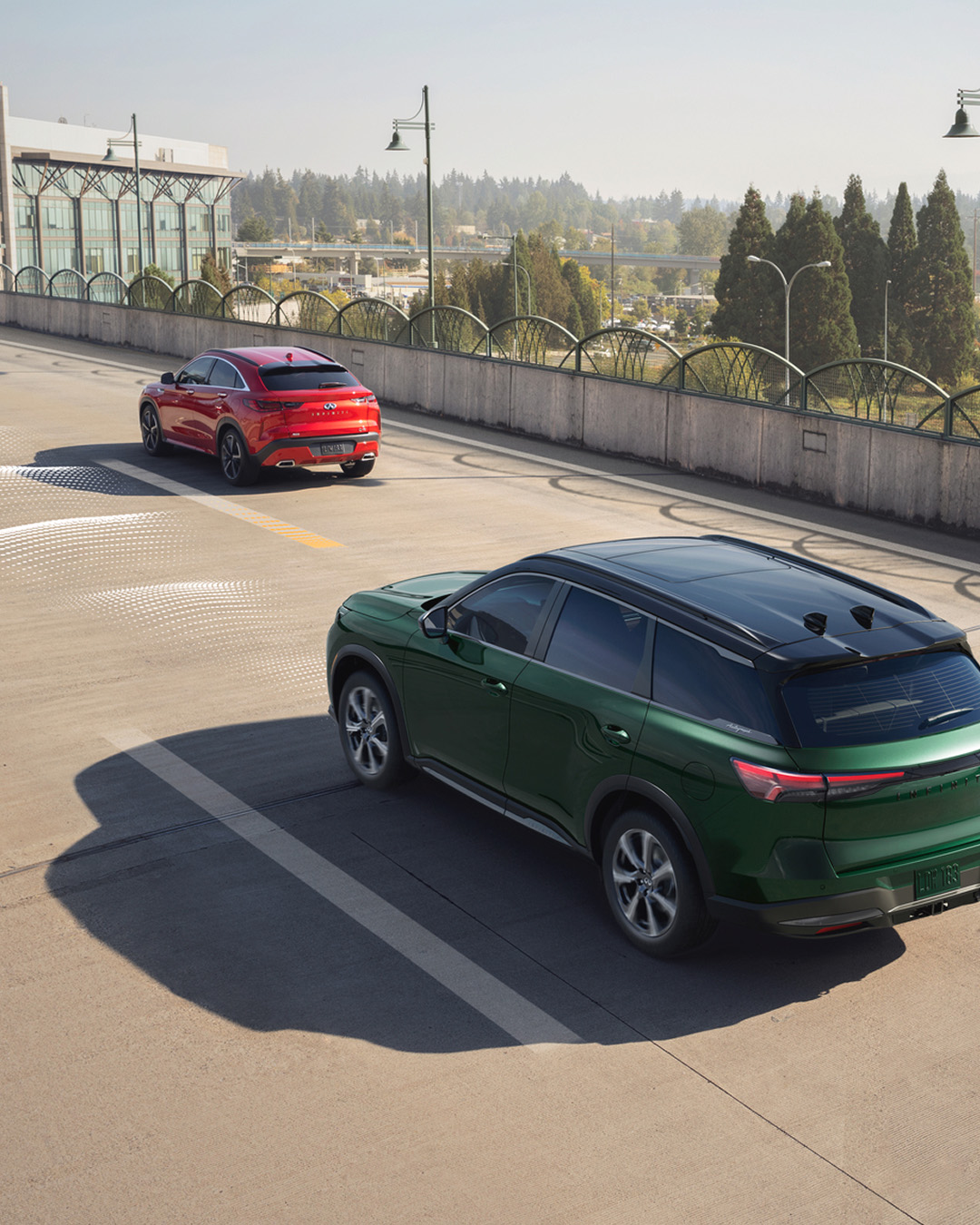 Overhead view of QX60 driving with ProPILOT assist, visual driver assist overlay