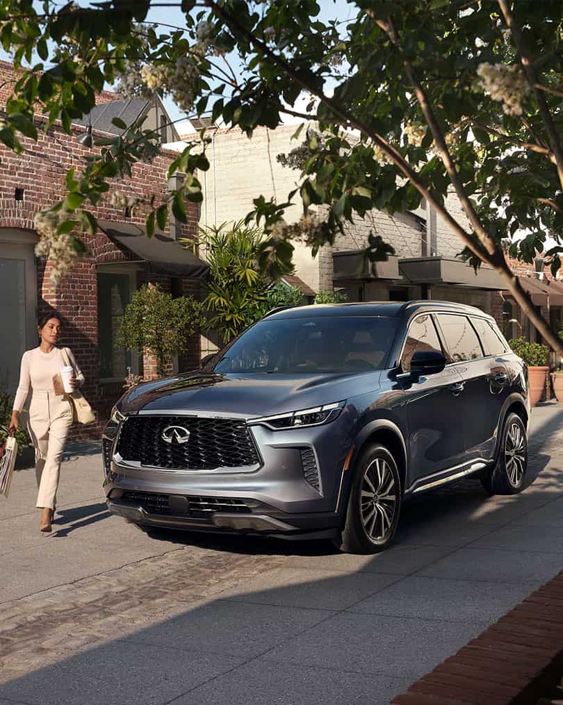 מבט מלפנים על אינפיניטי QX60