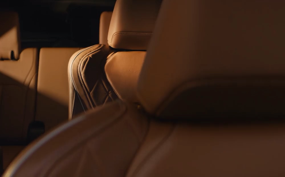 INFINITI car seat and interior details video