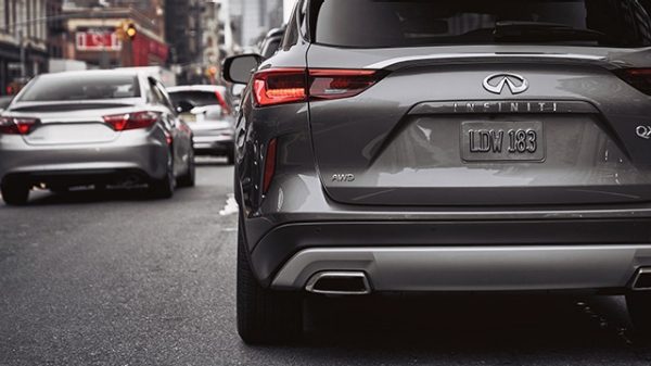INFINITI car driving in traffic