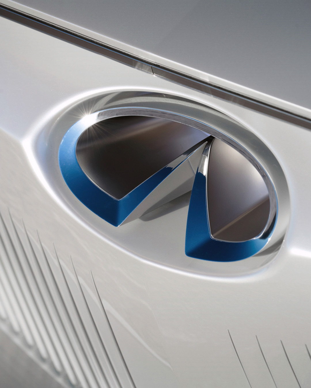 3D INFINITI car logo badge