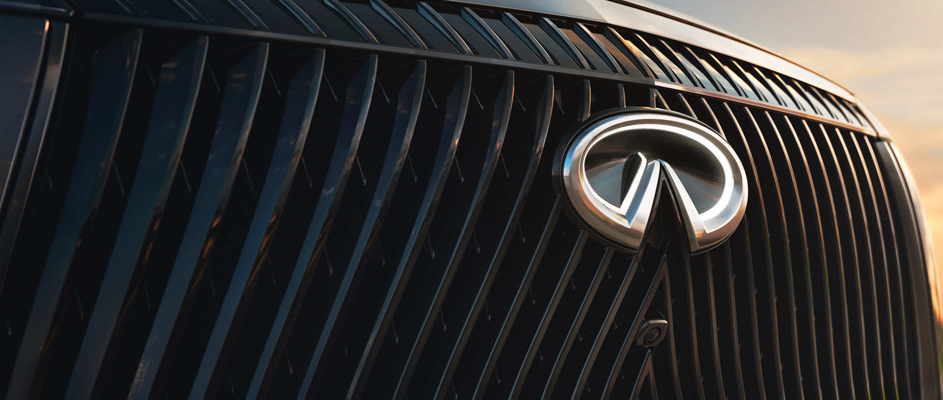 INFINITI car front grille with logo badge 