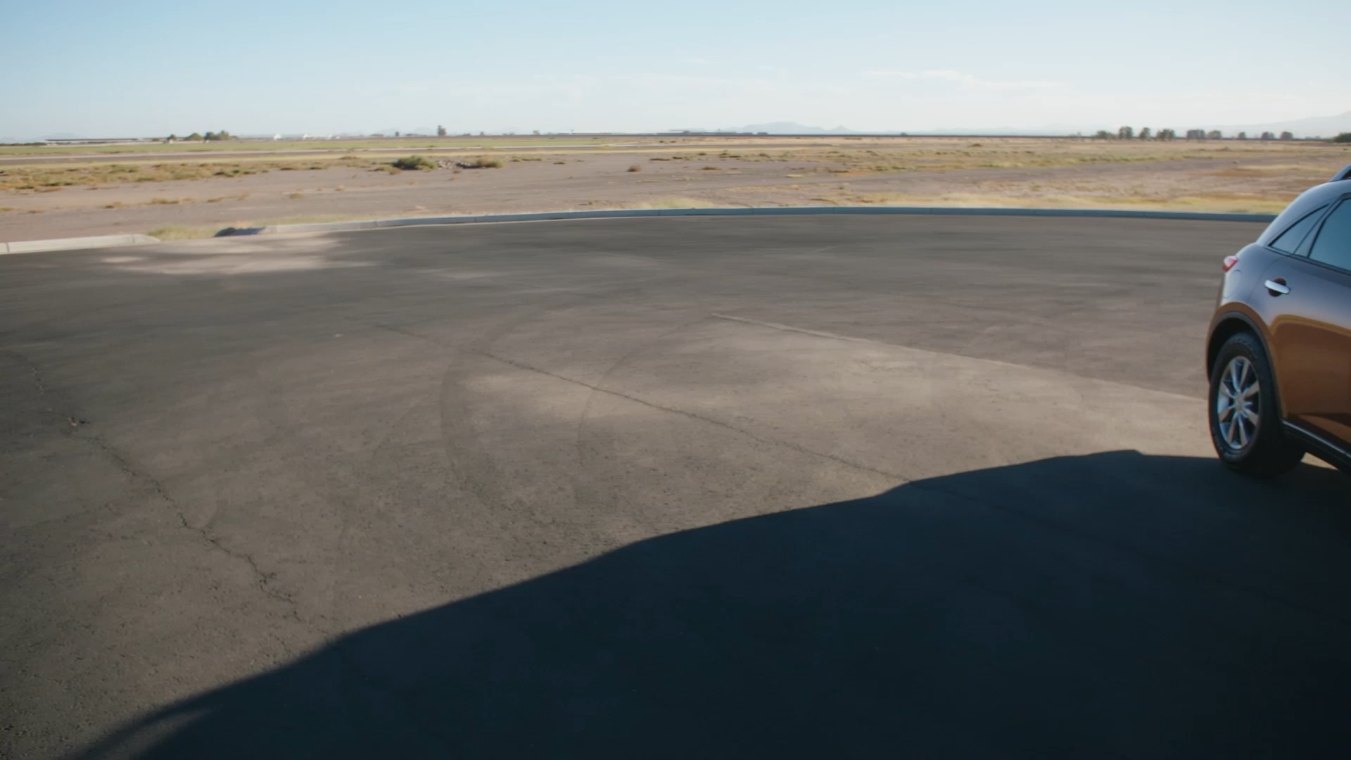 INFINITI FX35 luxury crossover coupe hero video