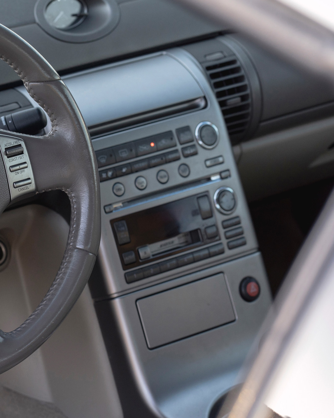 INFINITI G35 luxury sport coupe advanced stereo