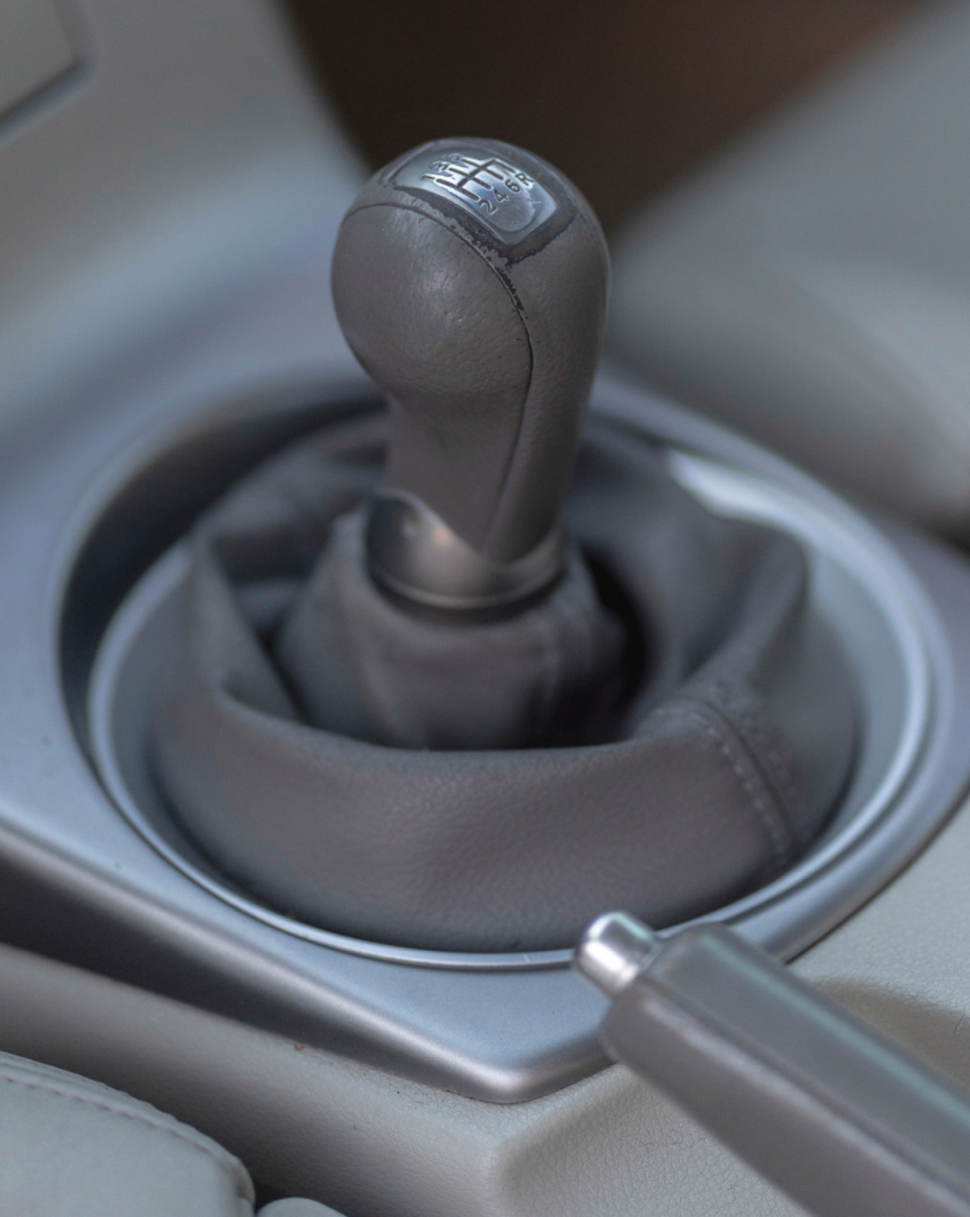 Closeup of INFINITI G35 luxury sport coupe gear shift