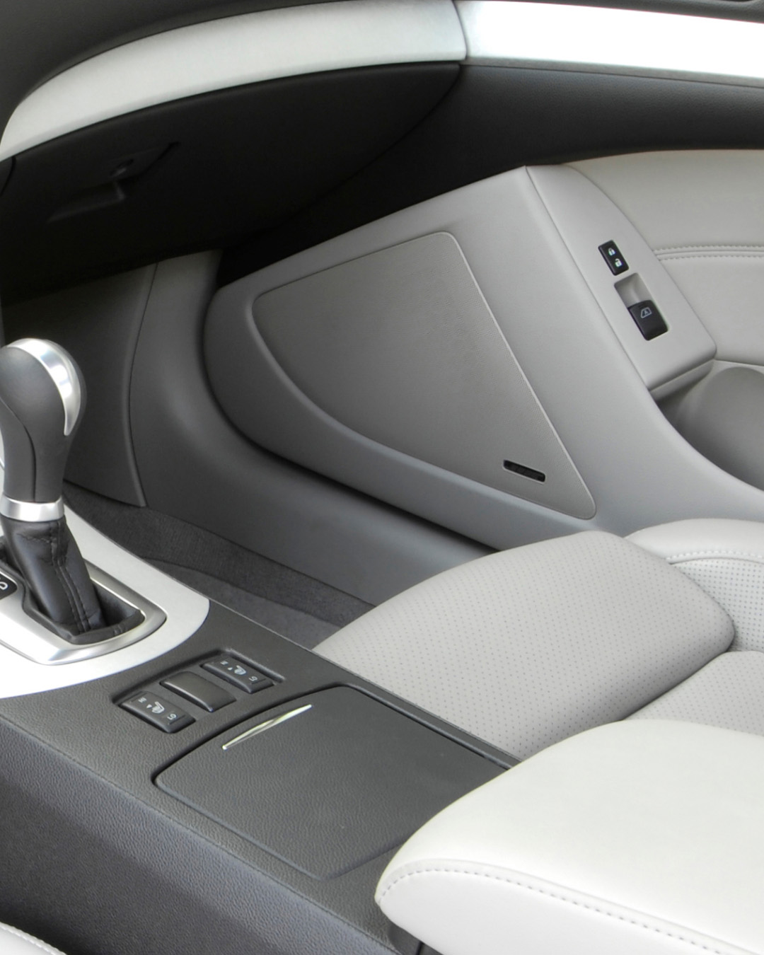 INFINITI G37 luxury sport sedan Bose premium audio system