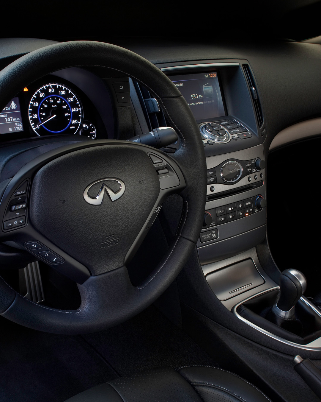 Interior view of INFINITI G37 luxury sport sedan steering wheel