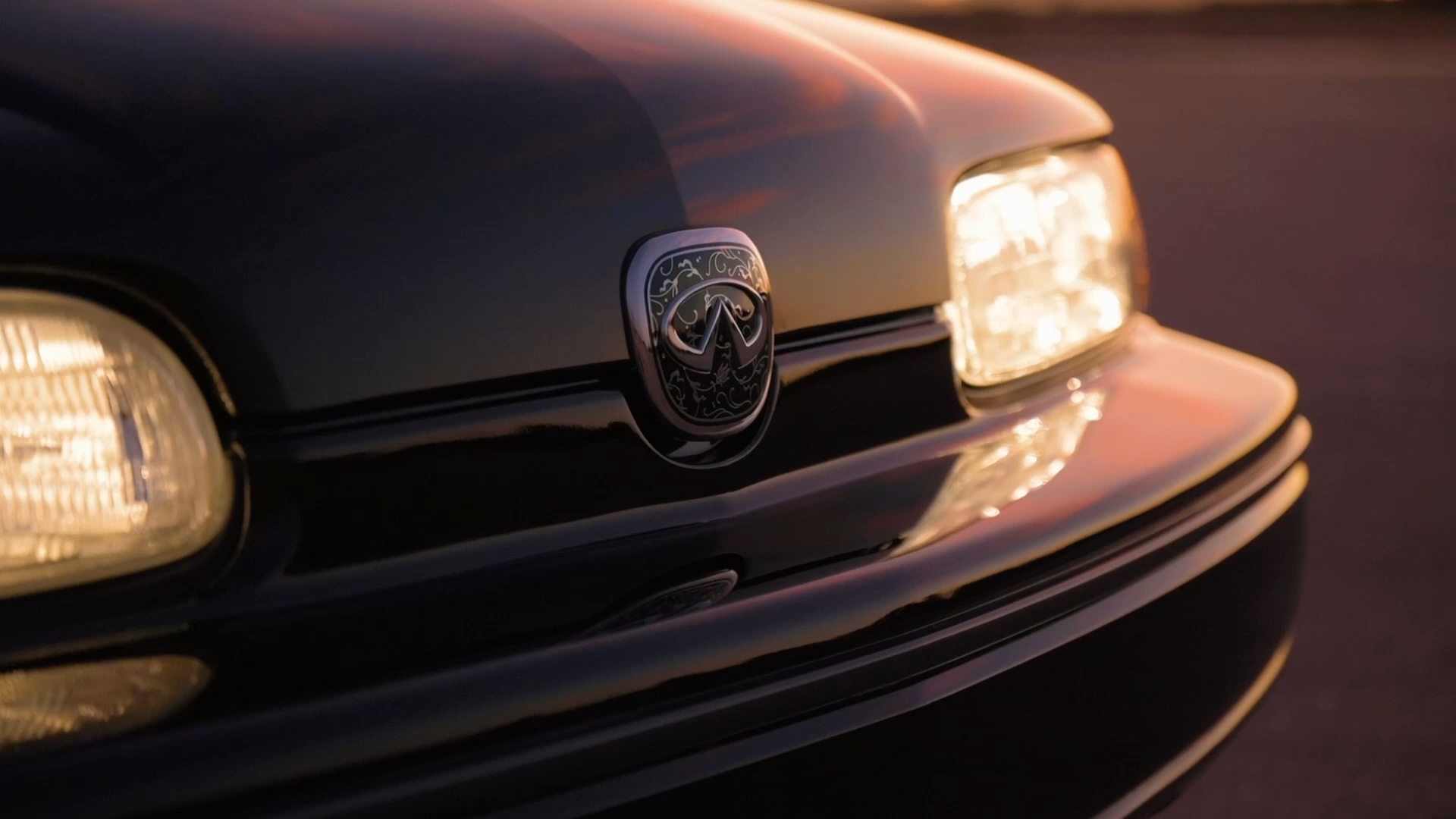 INFINITI Q45 Luxury Sedan hero video