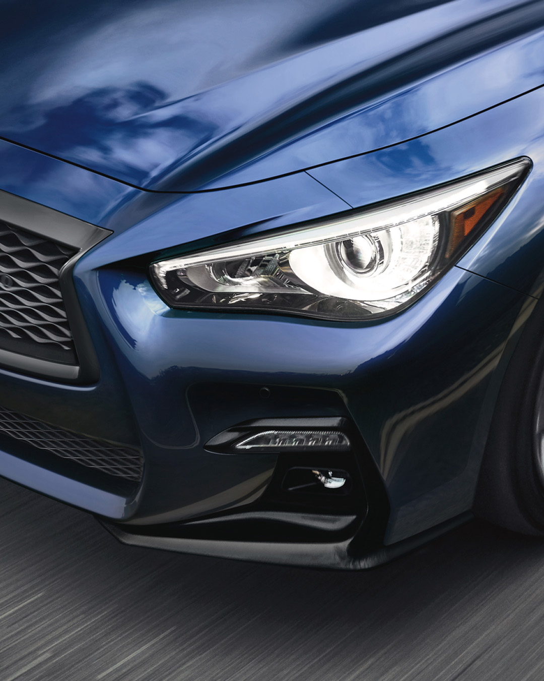 LED headlights on blue Q50