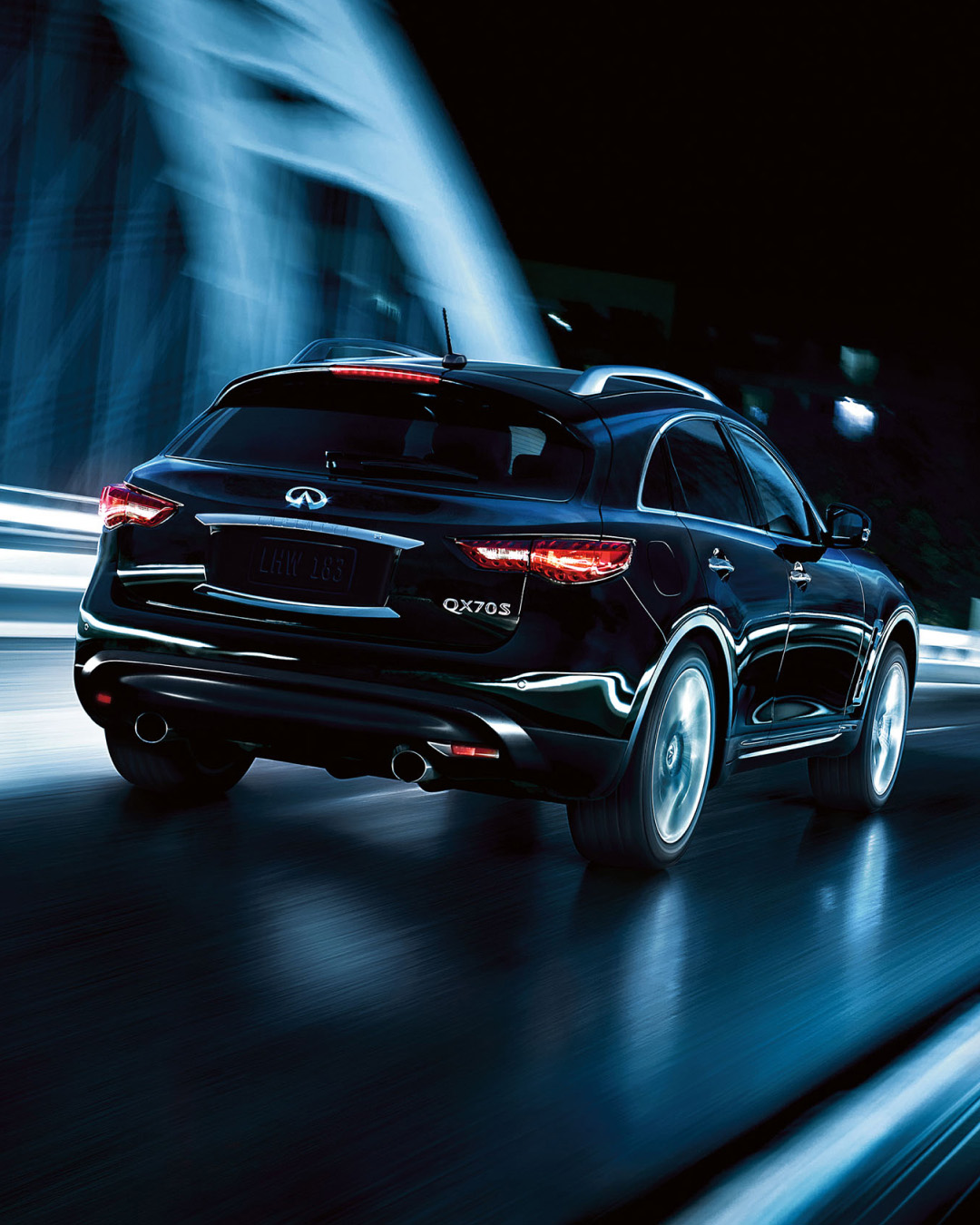 Rear view of INFINITI QX70 Luxury Crossover SUV LED taillights