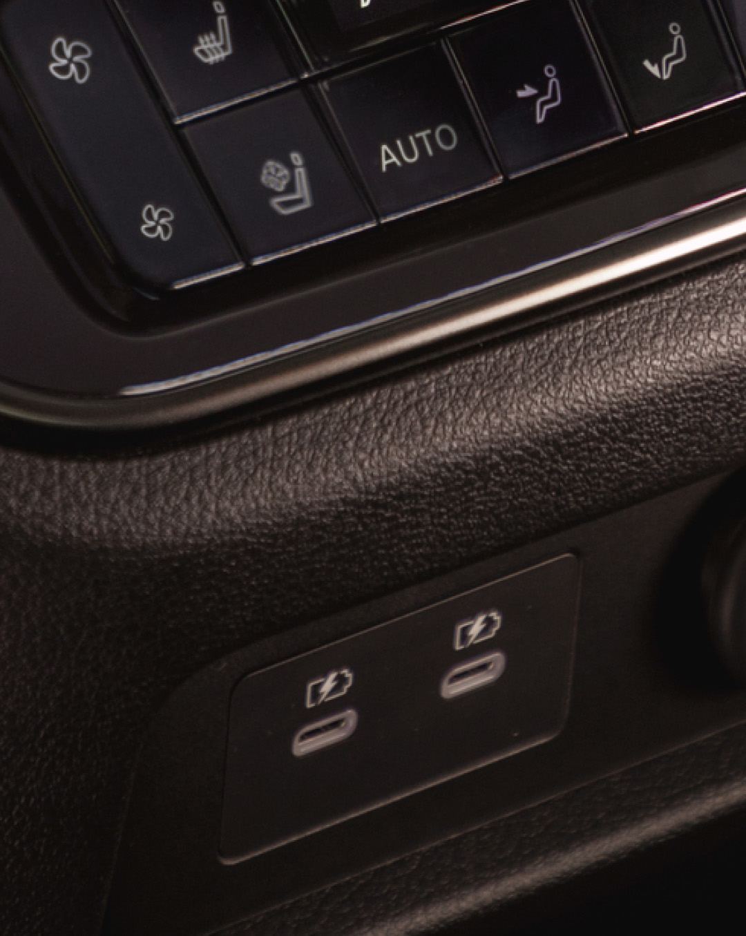 Charging 2026 INFINITI QX80 eight rapid USB charging ports for device connectivity