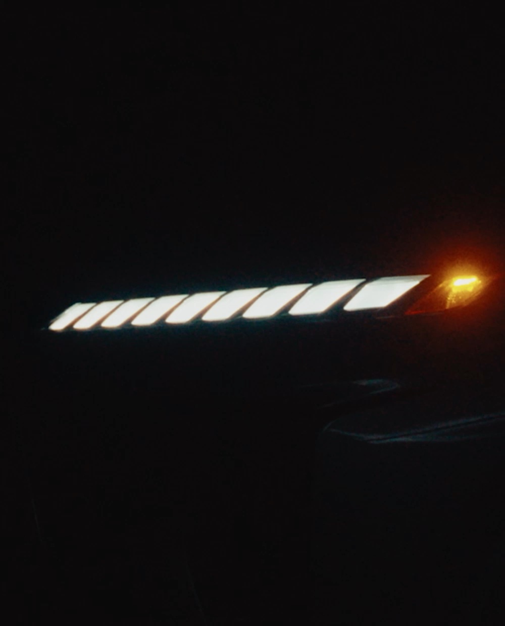 INFINITI QX80 SUV piano key lighting