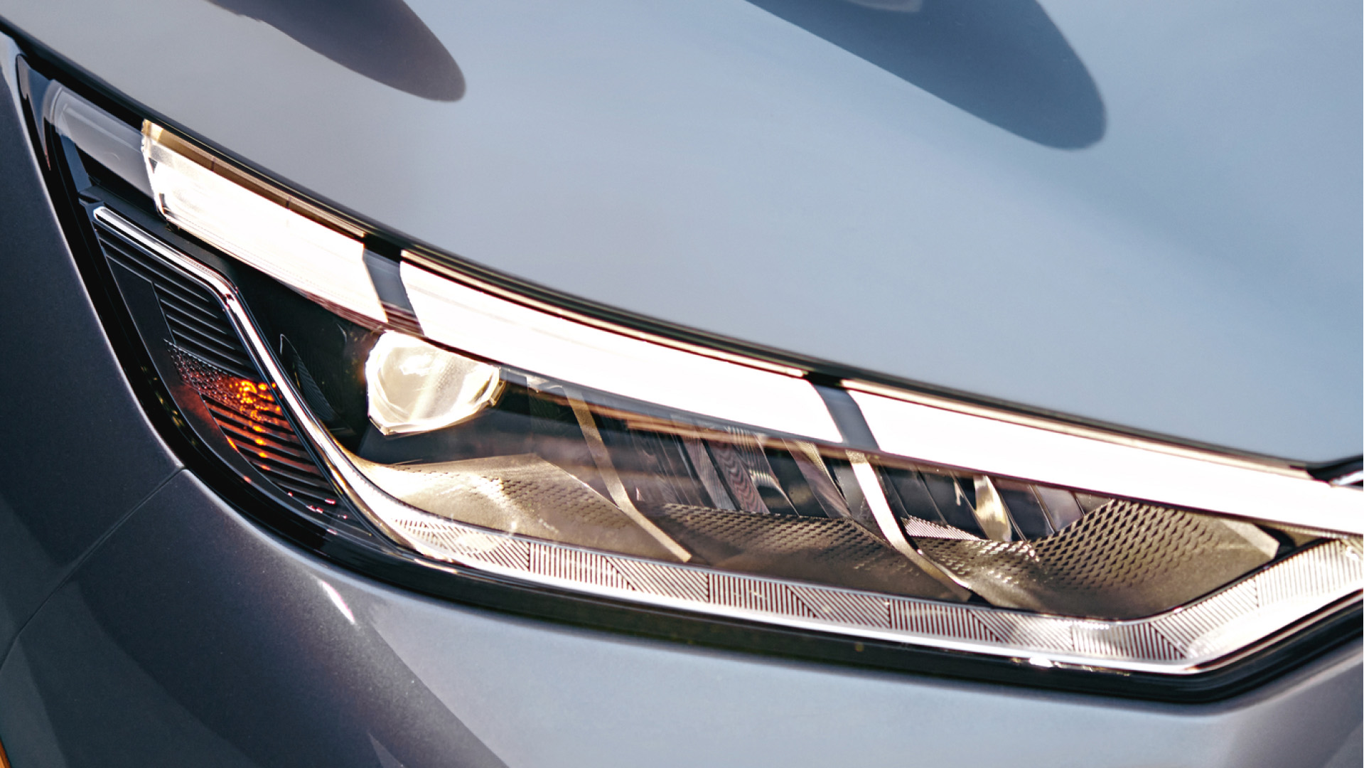 INFINITI QX60 SUV’s intricate lighting