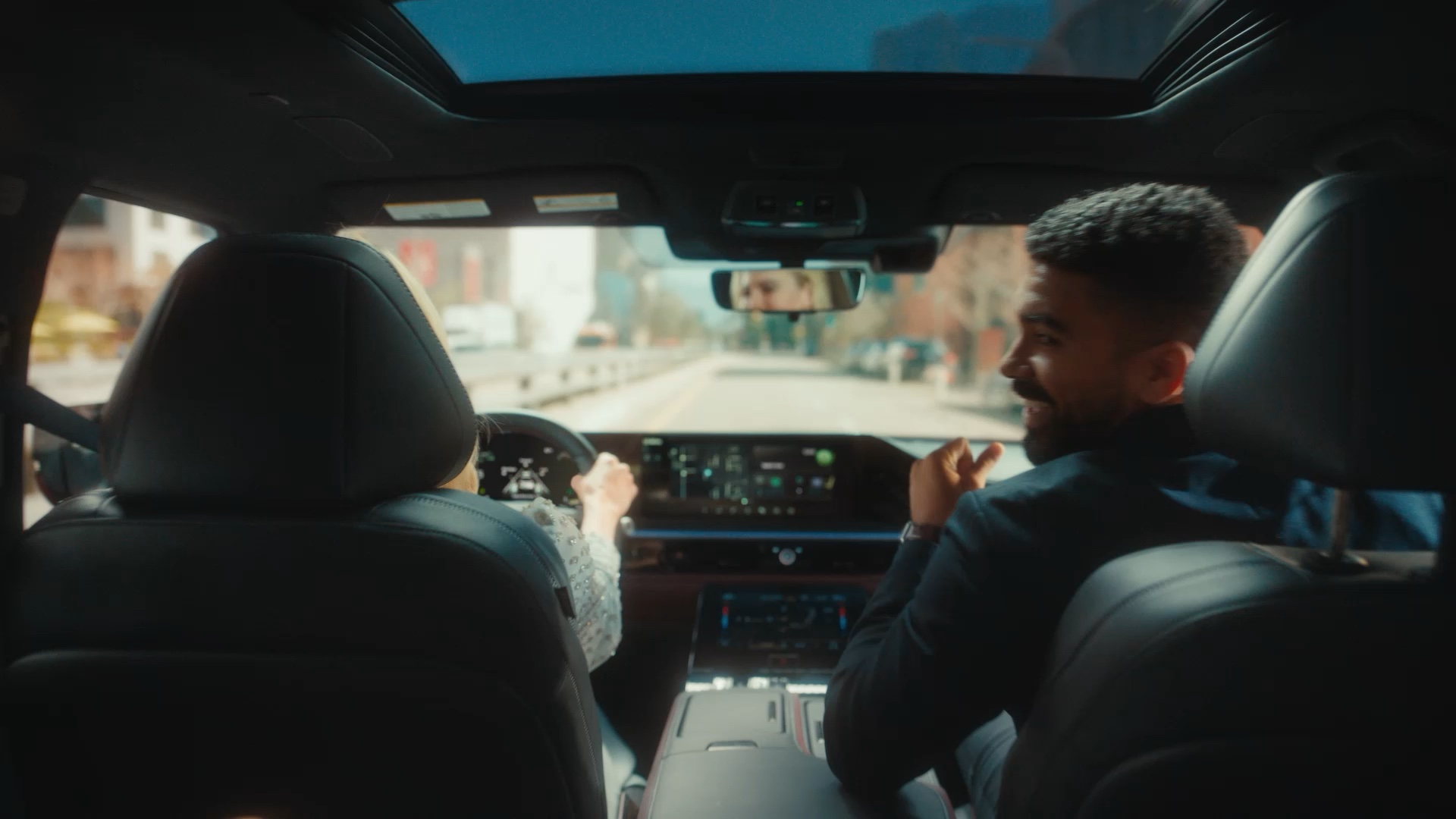 INFINITI QX80 SUV sound system